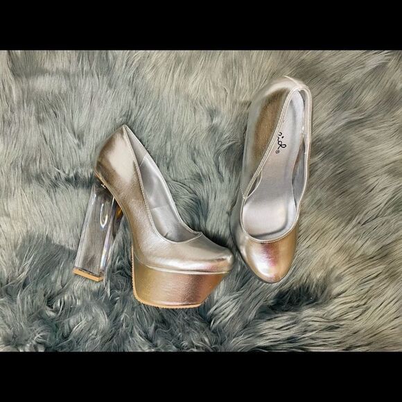 Silver Platform Heels - Picture 4 of 9